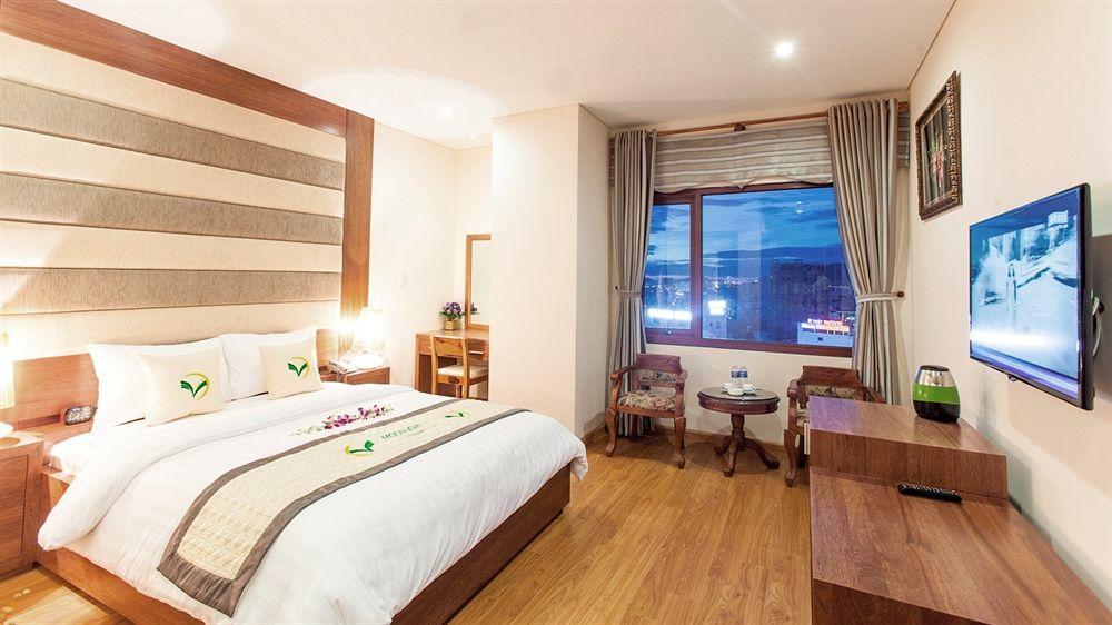 Hotel Moonlight & - Romantic River View & View, High Floor, Near Dragon Bridge