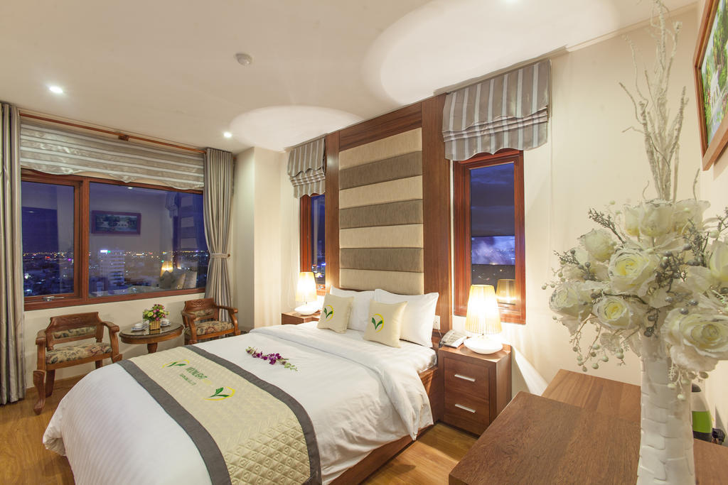Moonlight & - Romantic River View & View, High Floor, Near Dragon Bridge 4* Da Nang