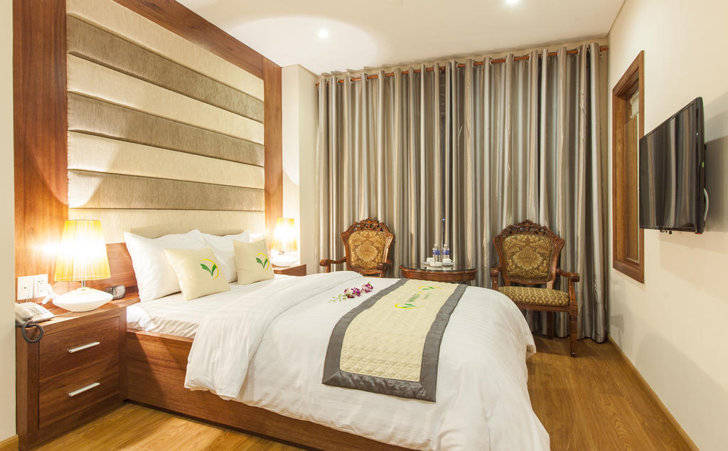 Hotel Moonlight & - Romantic River View & View, High Floor, Near Dragon Bridge