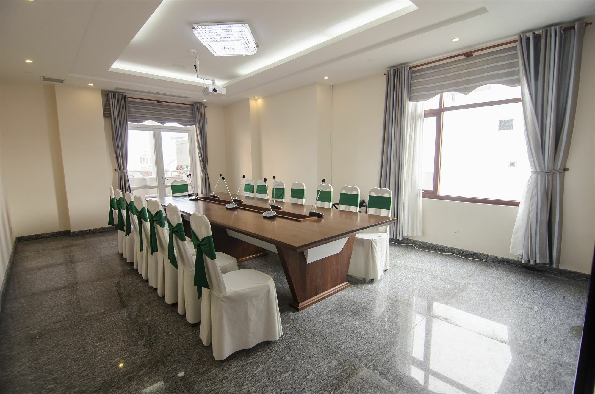 Moonlight & - Romantic River View & View, High Floor, Near Dragon Bridge 4* Da Nang